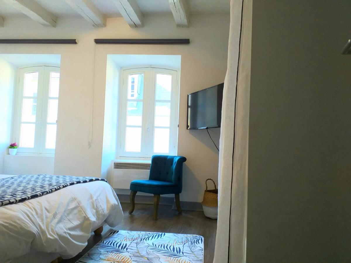 A La Grosse Armee - Dans Hotel Particulier, Hypercentre Avec Garage, Au Calme Bourges Exterior photo